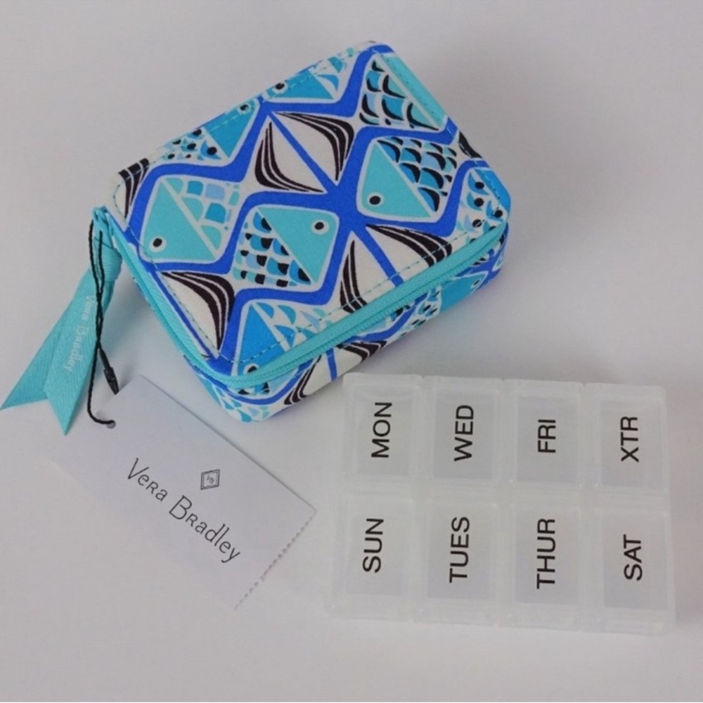 Vera Bradley 7 day Traveler Pill Case go fish blue